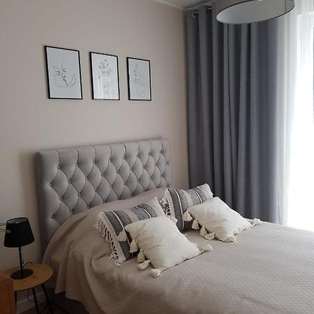 Apartament Old Town Wes Quality Suite بوزنان المظهر الخارجي الصورة