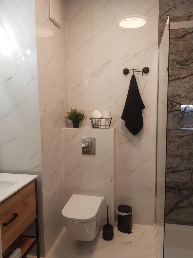 Apartament Old Town Wes Quality Suite بوزنان المظهر الخارجي الصورة