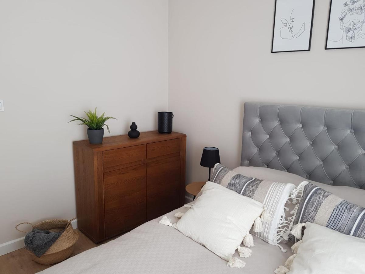 Apartament Old Town Wes Quality Suite بوزنان المظهر الخارجي الصورة