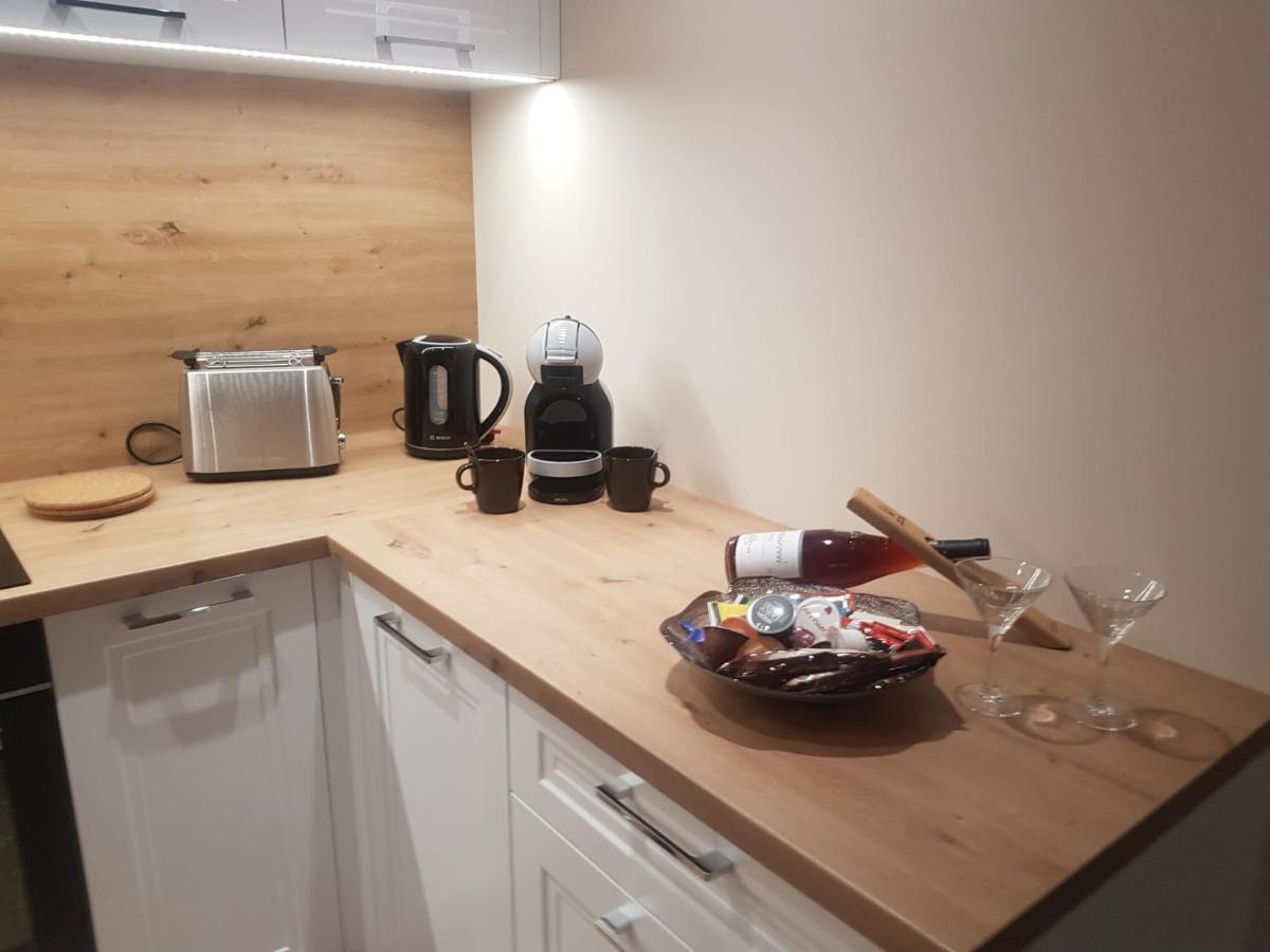 Apartament Old Town Wes Quality Suite بوزنان المظهر الخارجي الصورة